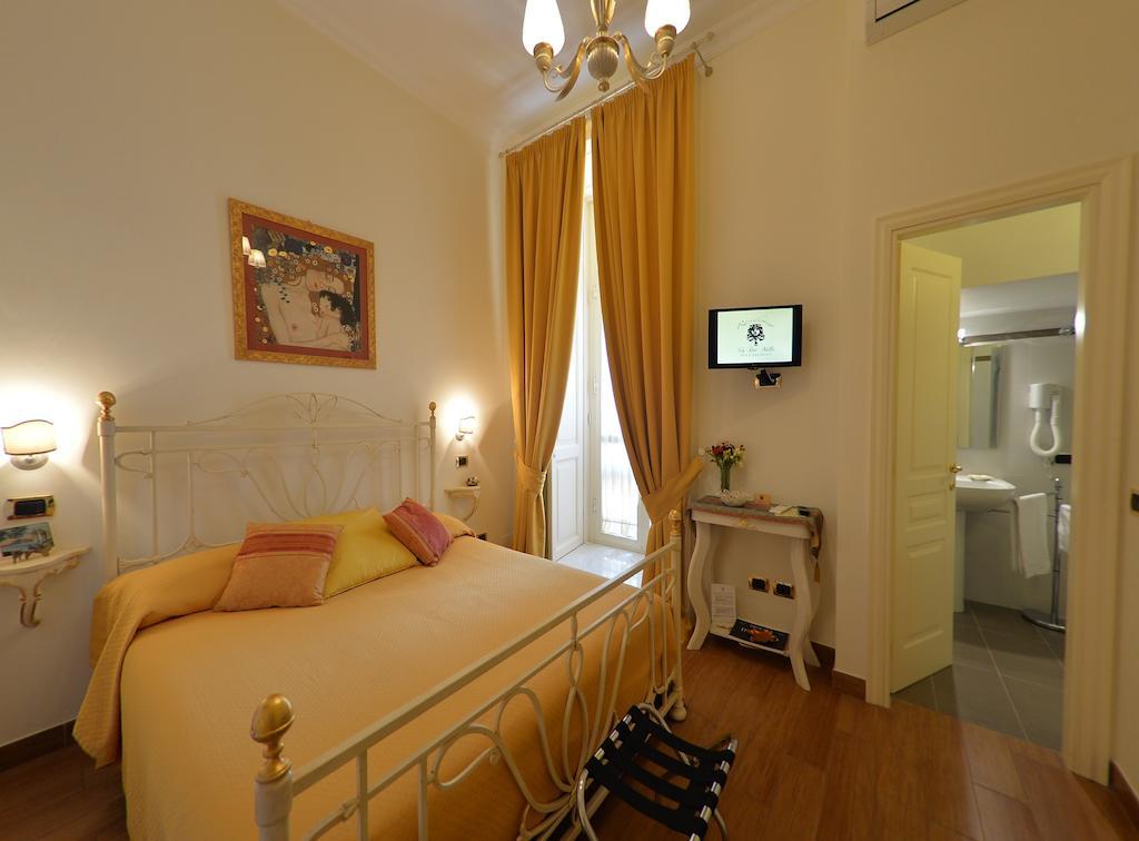 B&B Residenza Via Dei Mille Napoli Cameră foto